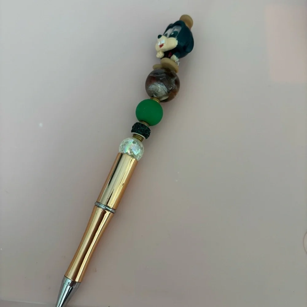 Disney Doorables: Mickey & Friends: Goofy woods handmade beaded pen